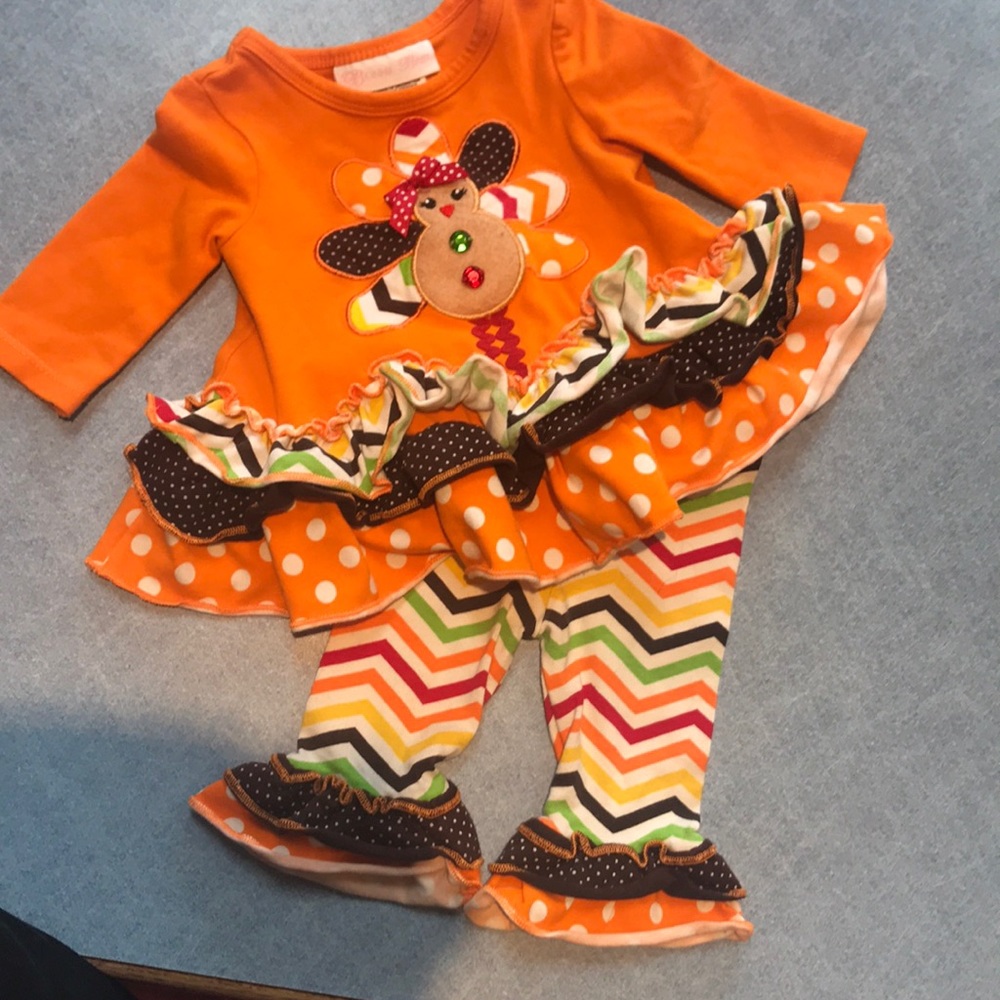 Newborn Thanksgiving outfit